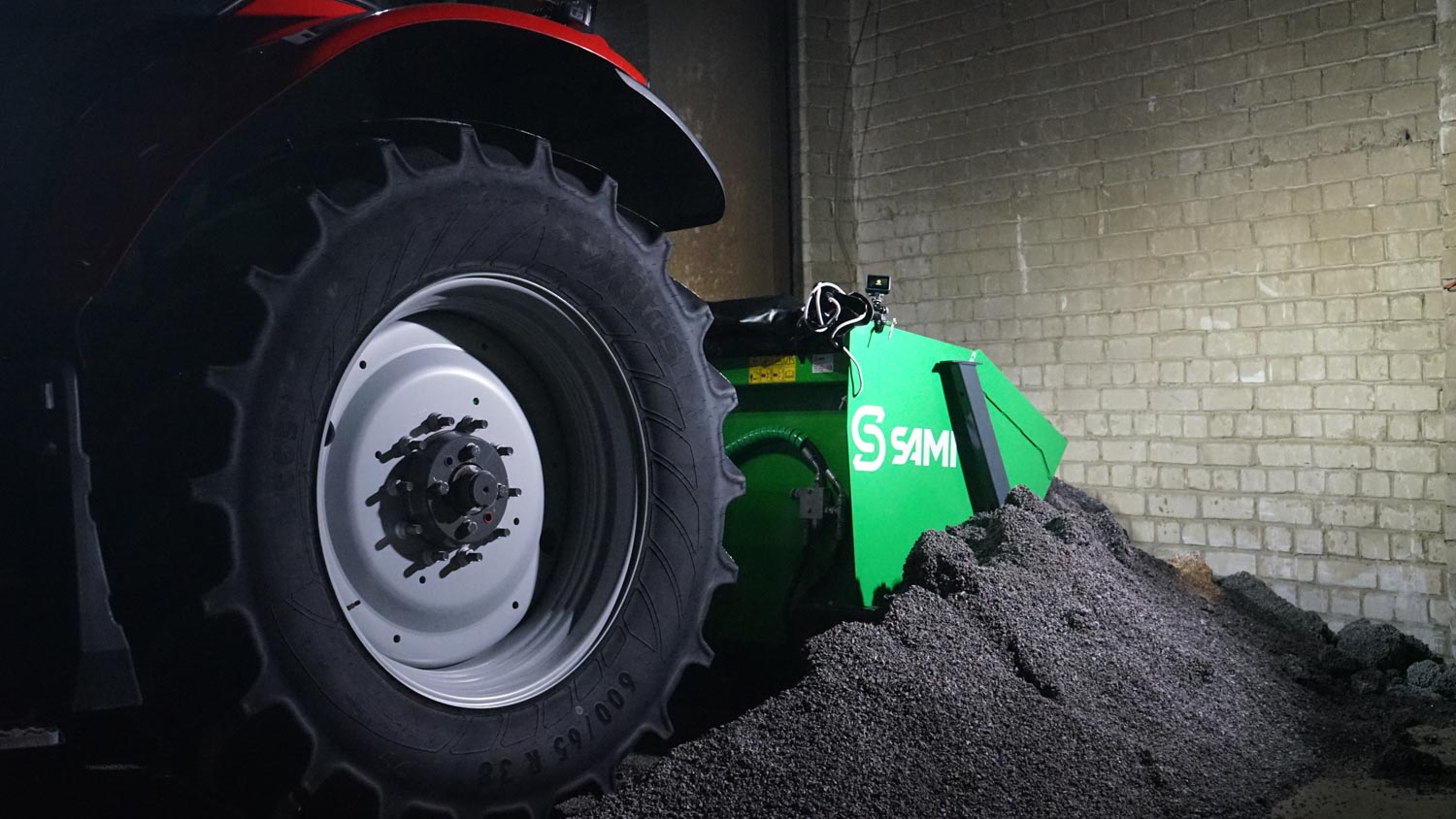 SAMI SLH spridare på Massey Ferguson-traktor