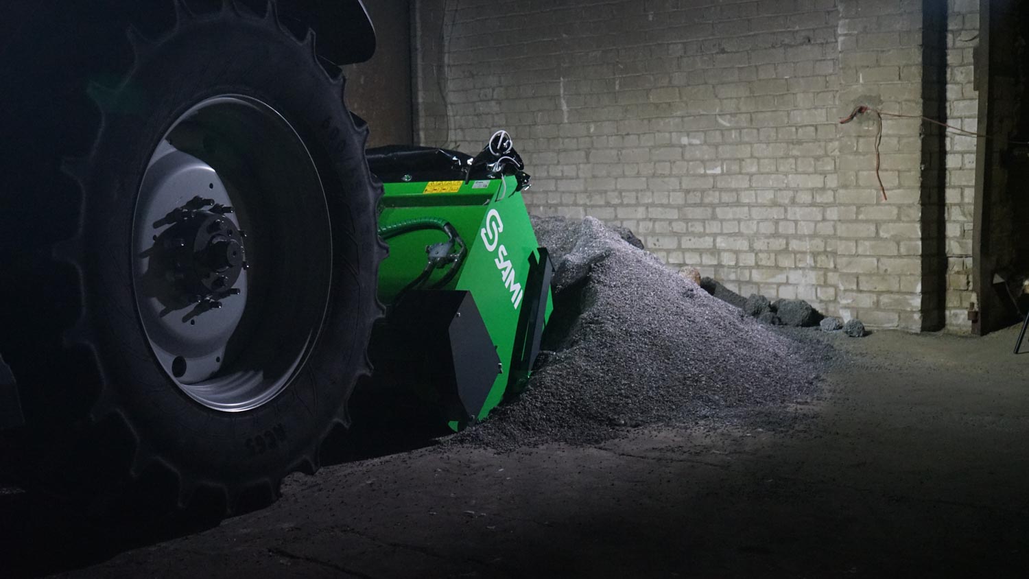 SAMI SLH spridare på Massey Ferguson-traktor