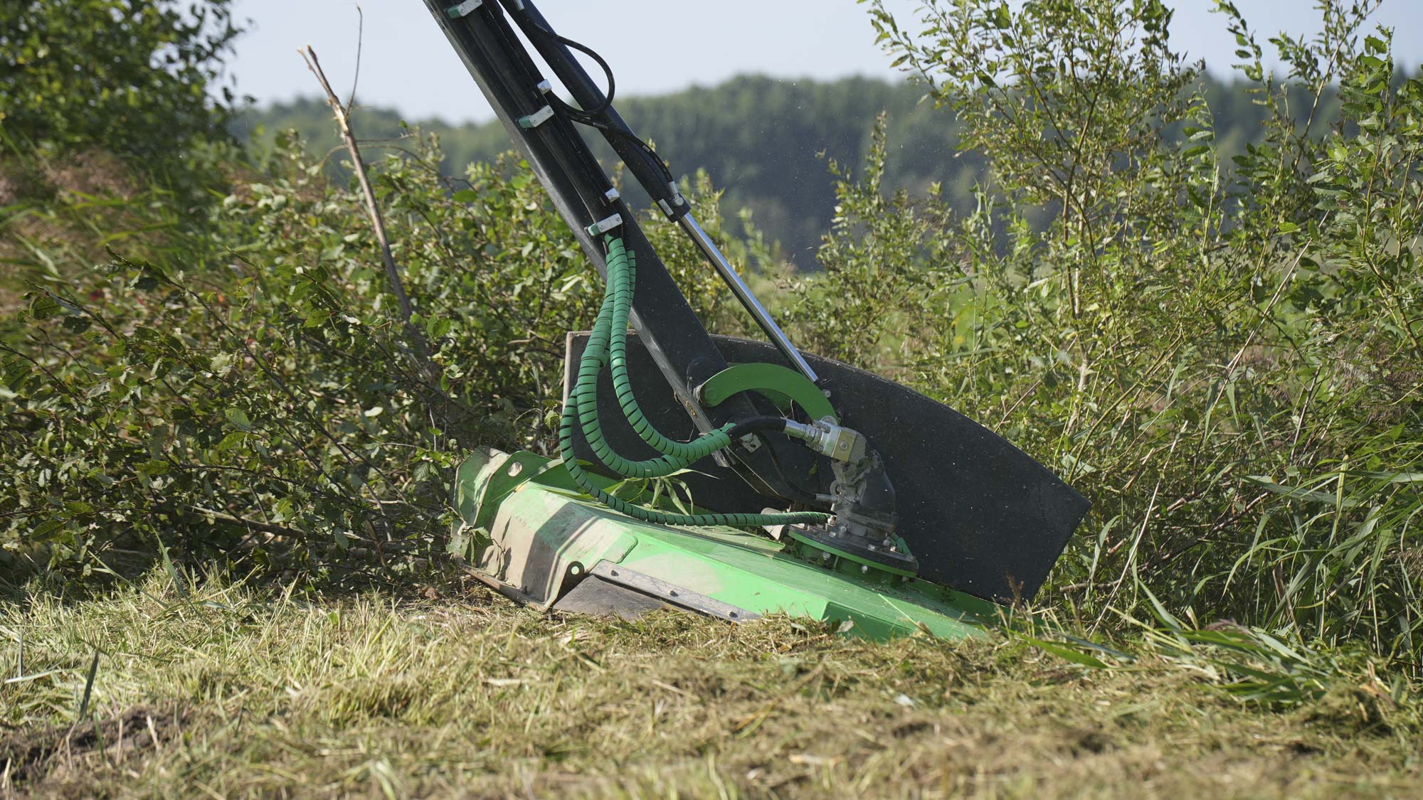 Kättingröjare HCM-1700 – klipphuvudet röjer sly